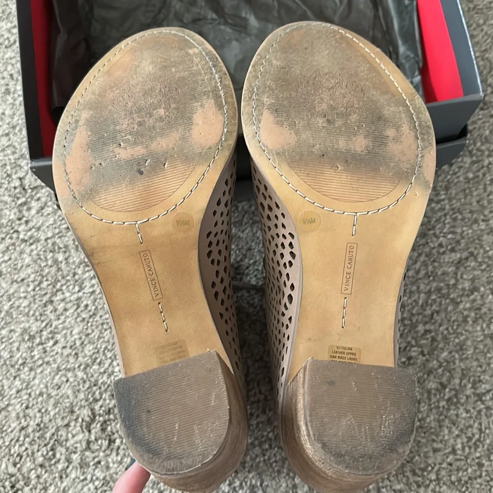 Vince Camuto Tulina sandals. - Picture 6 of 8